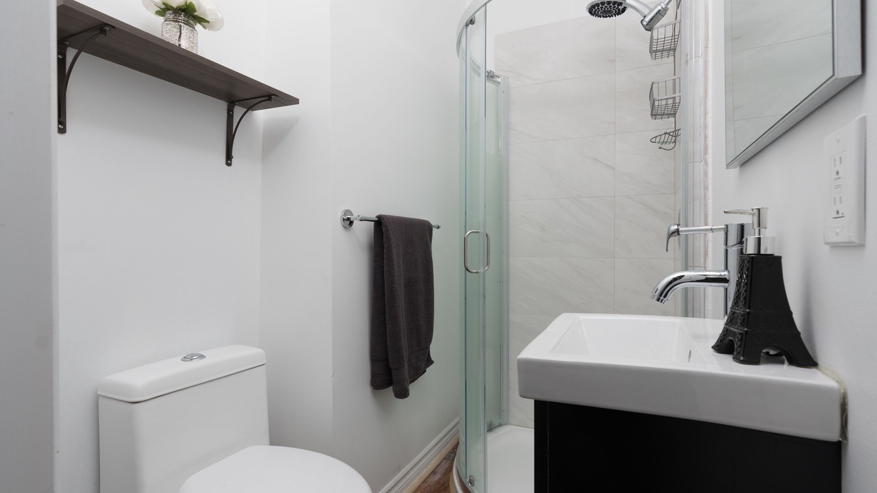 Photo of Bathroom in Cabbagetown