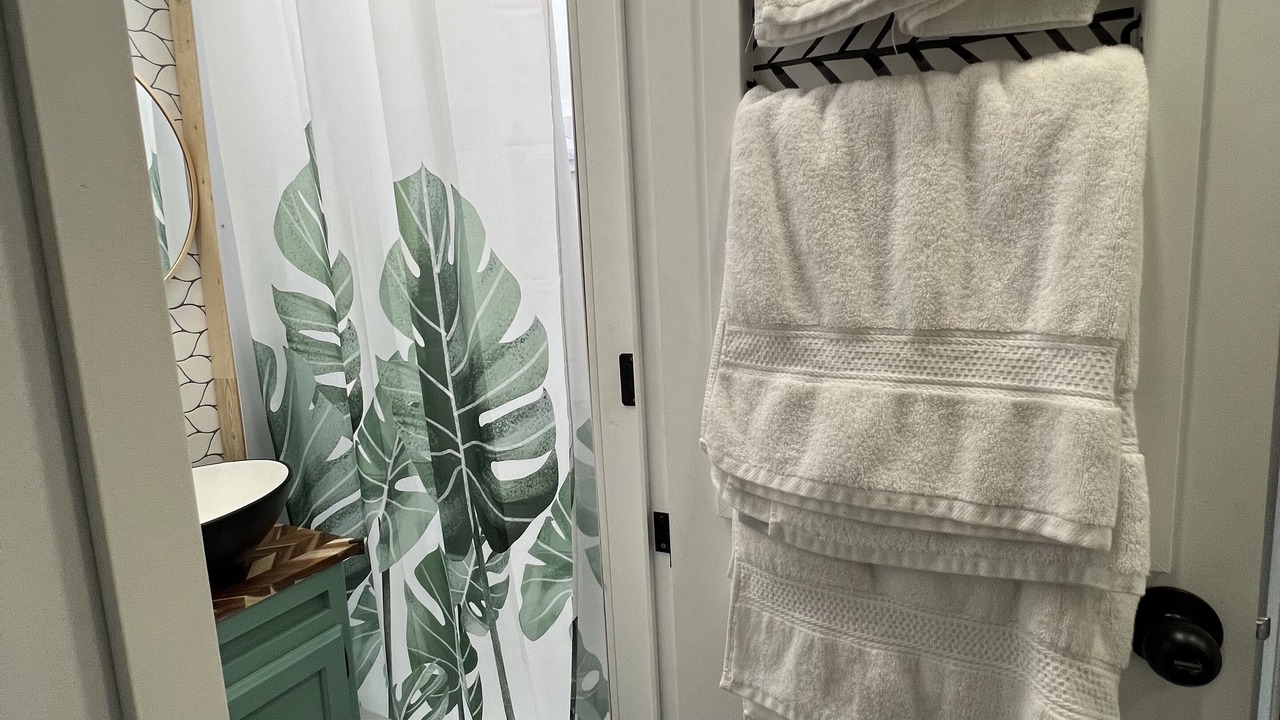 Photo of Bathroom in Shallow Lake