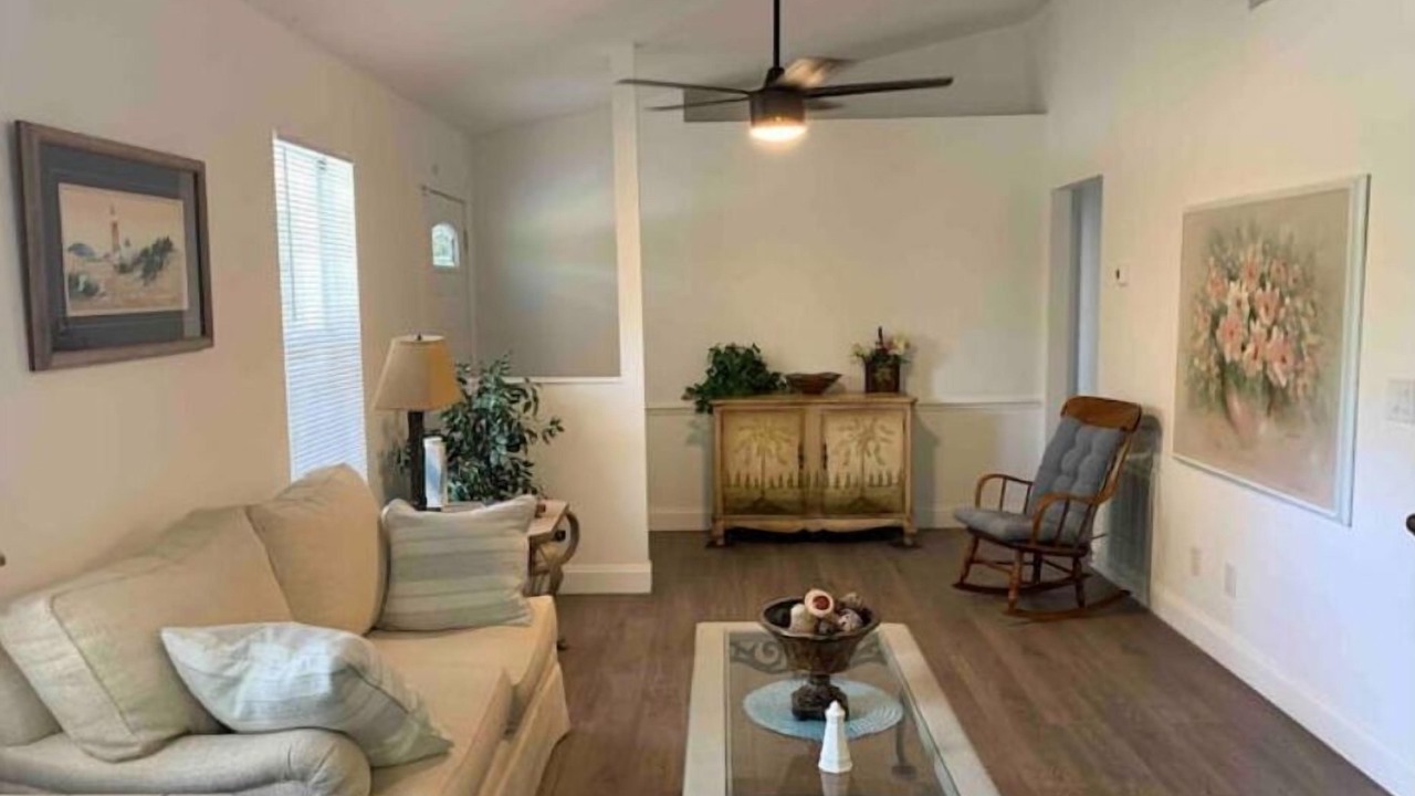Photo of Livingroom in Palm Bay