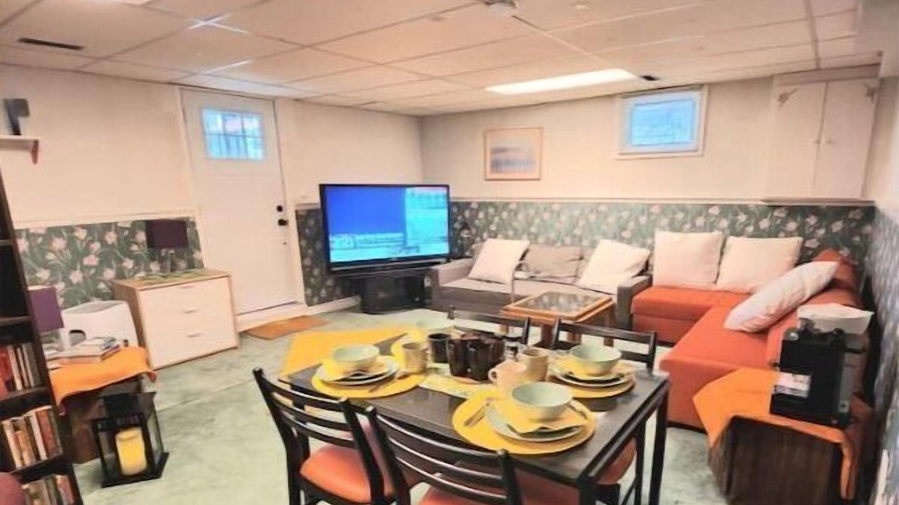 Photo of Livingroom in Thornhill