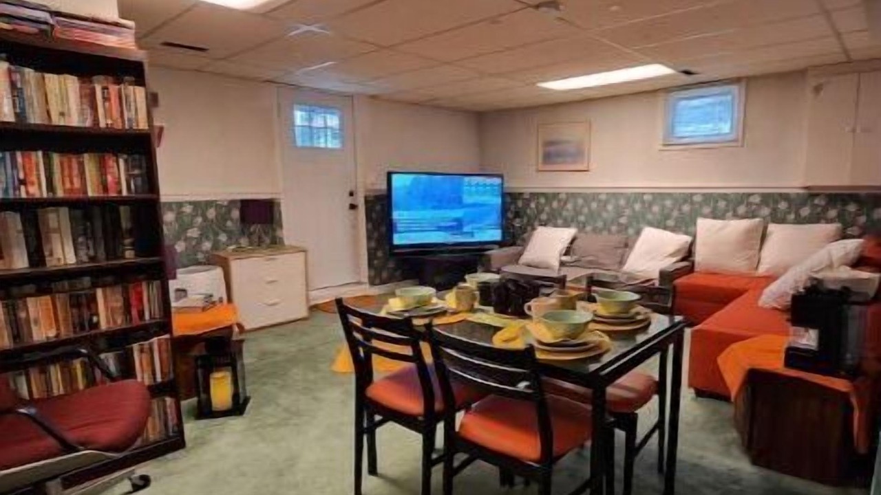 Photo of Livingroom in Thornhill