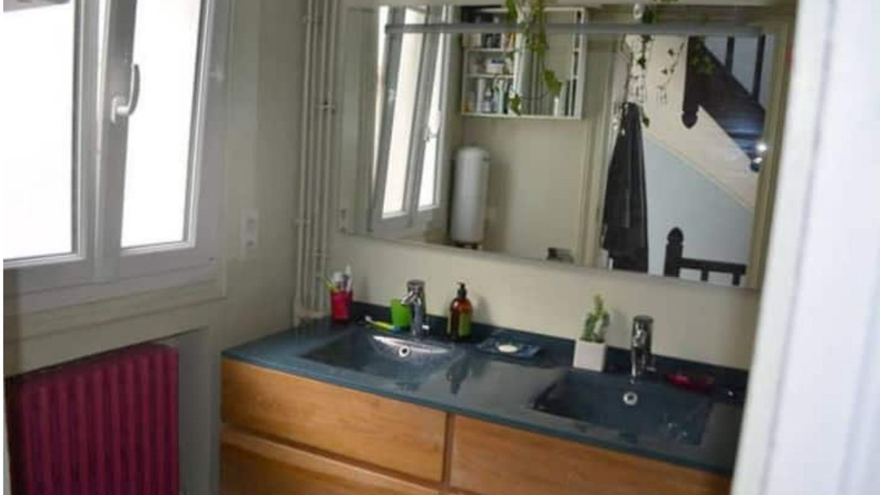 Photo of Bathroom in Combat