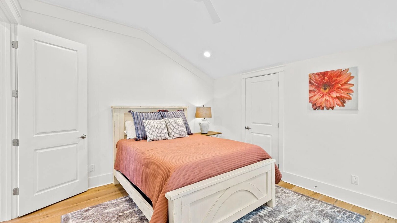 Photo of Bedroom in Lakeside at Blue Mountain Beach