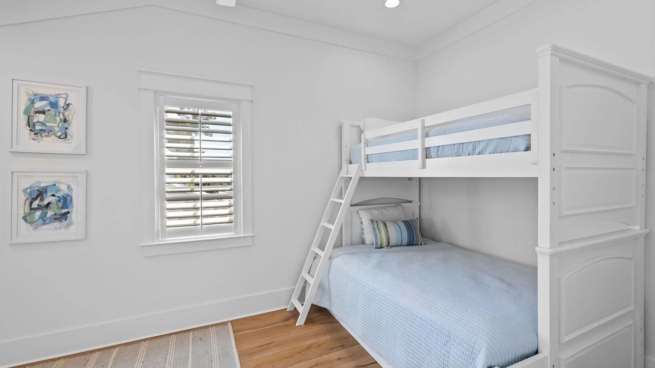 Photo of Bedroom in Lakeside at Blue Mountain Beach