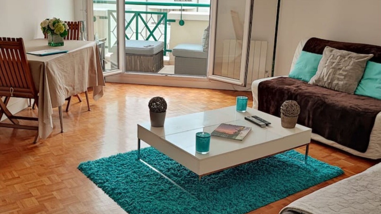 Photo of Livingroom in Rueil-Malmaison