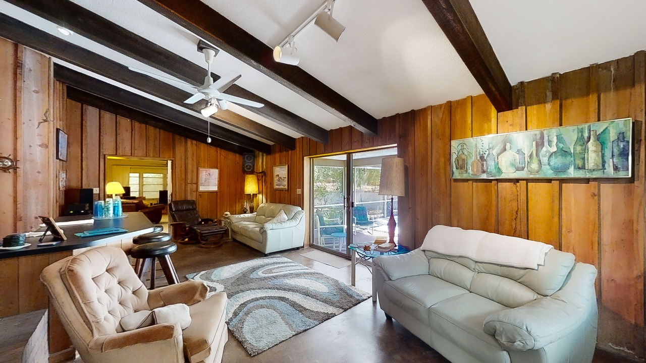 Photo of Livingroom in East Lake