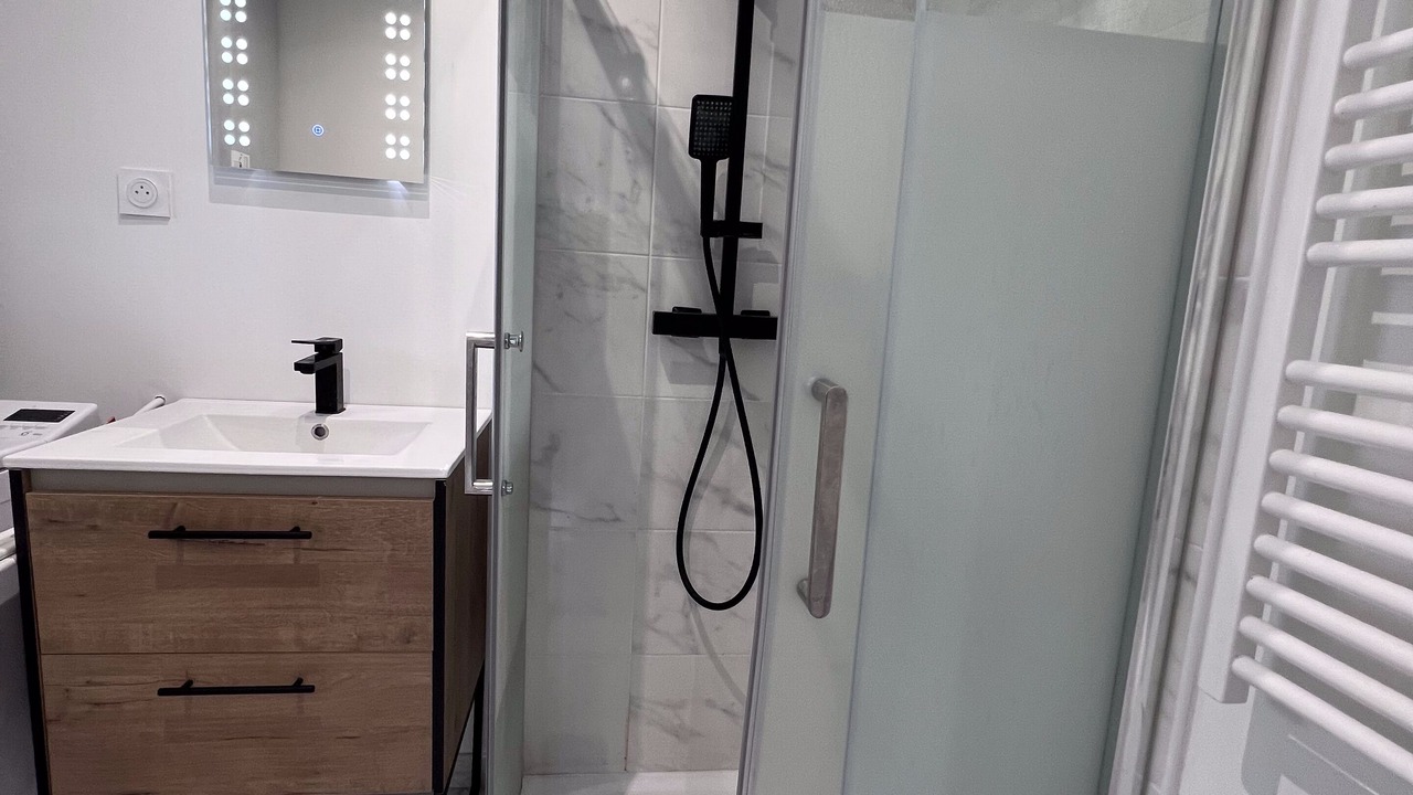 Photo of Bathroom in Le Raincy
