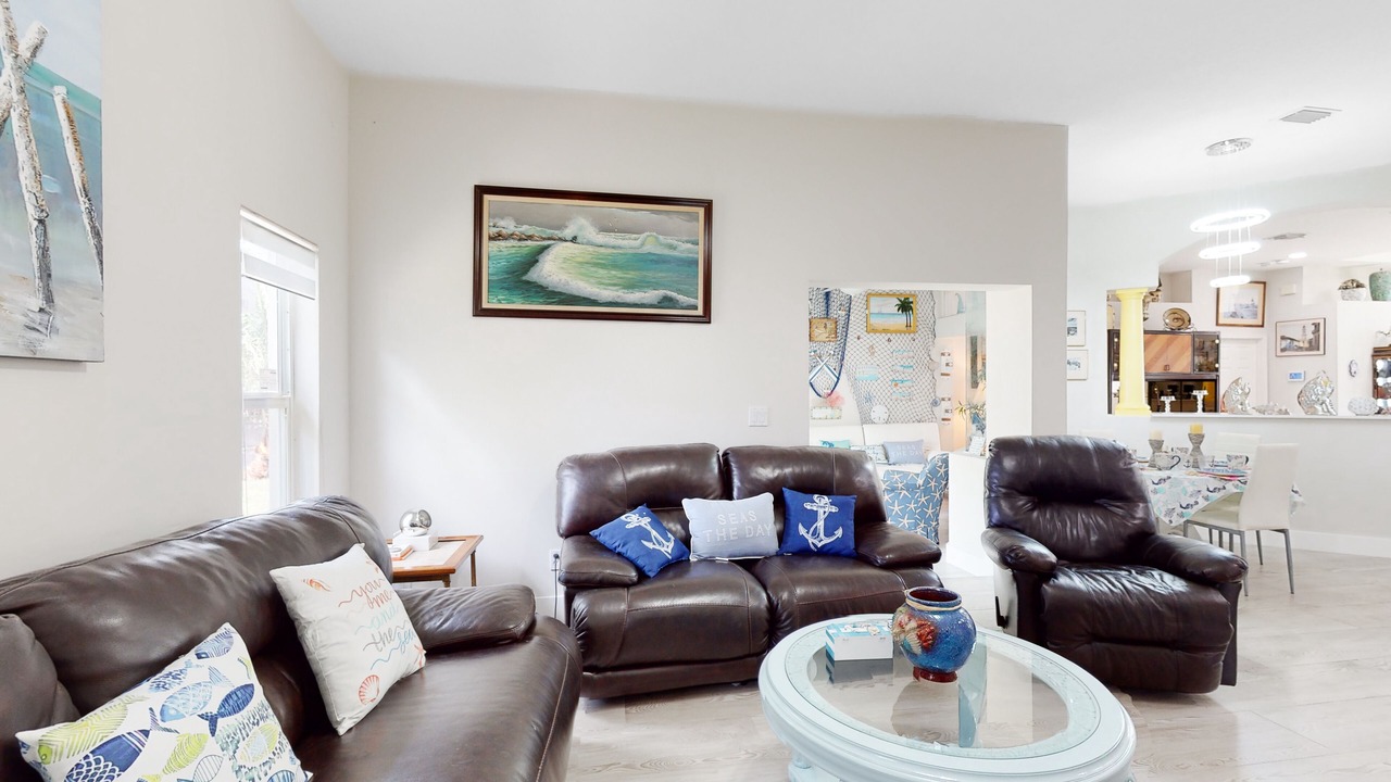 Photo of Livingroom in Lakewood Park