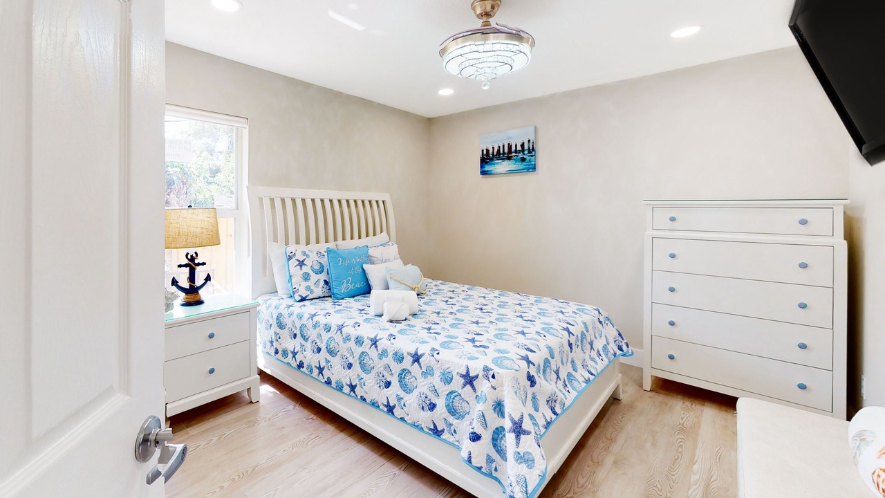 Photo of Bedroom in Lakewood Park
