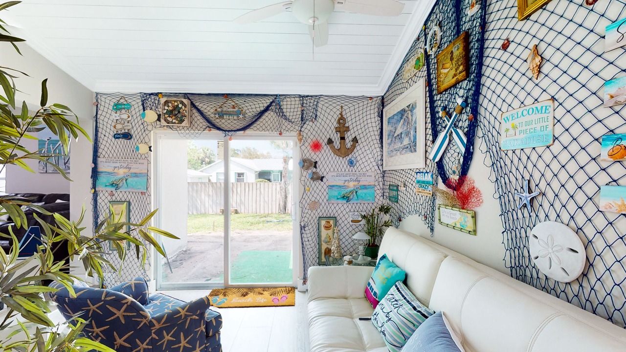 Photo of Livingroom in Lakewood Park