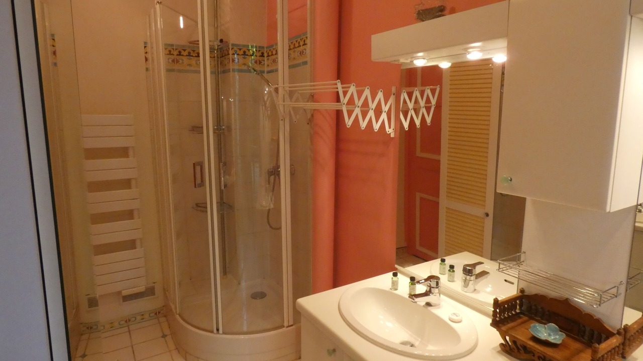 Photo of Bathroom in Necker