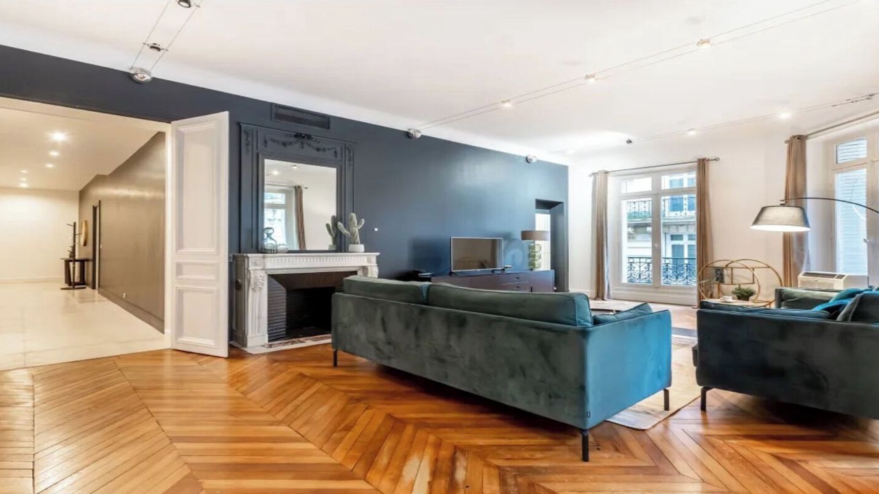 Photo of Livingroom in Champs-Elysees