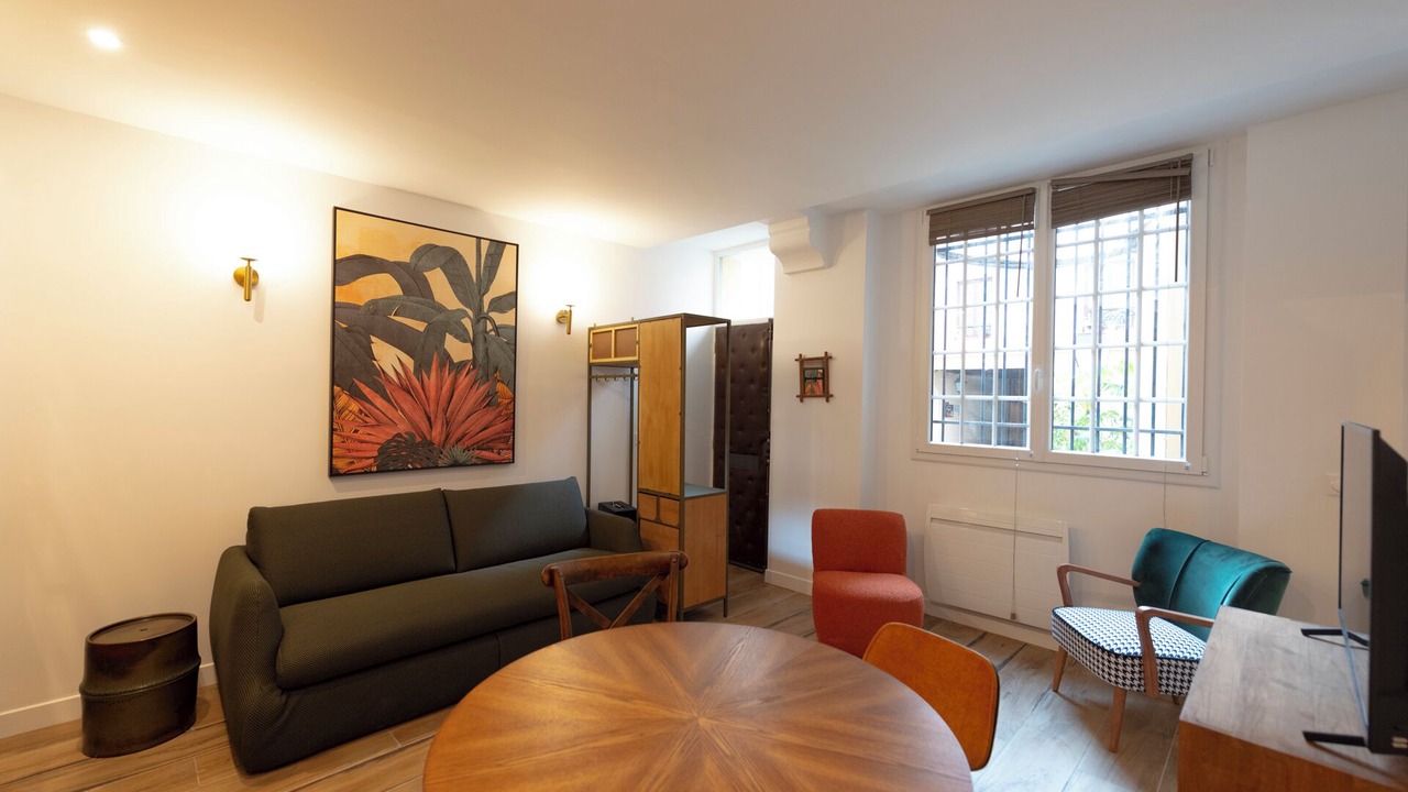 Photo of Livingroom in 7th Arrondissement