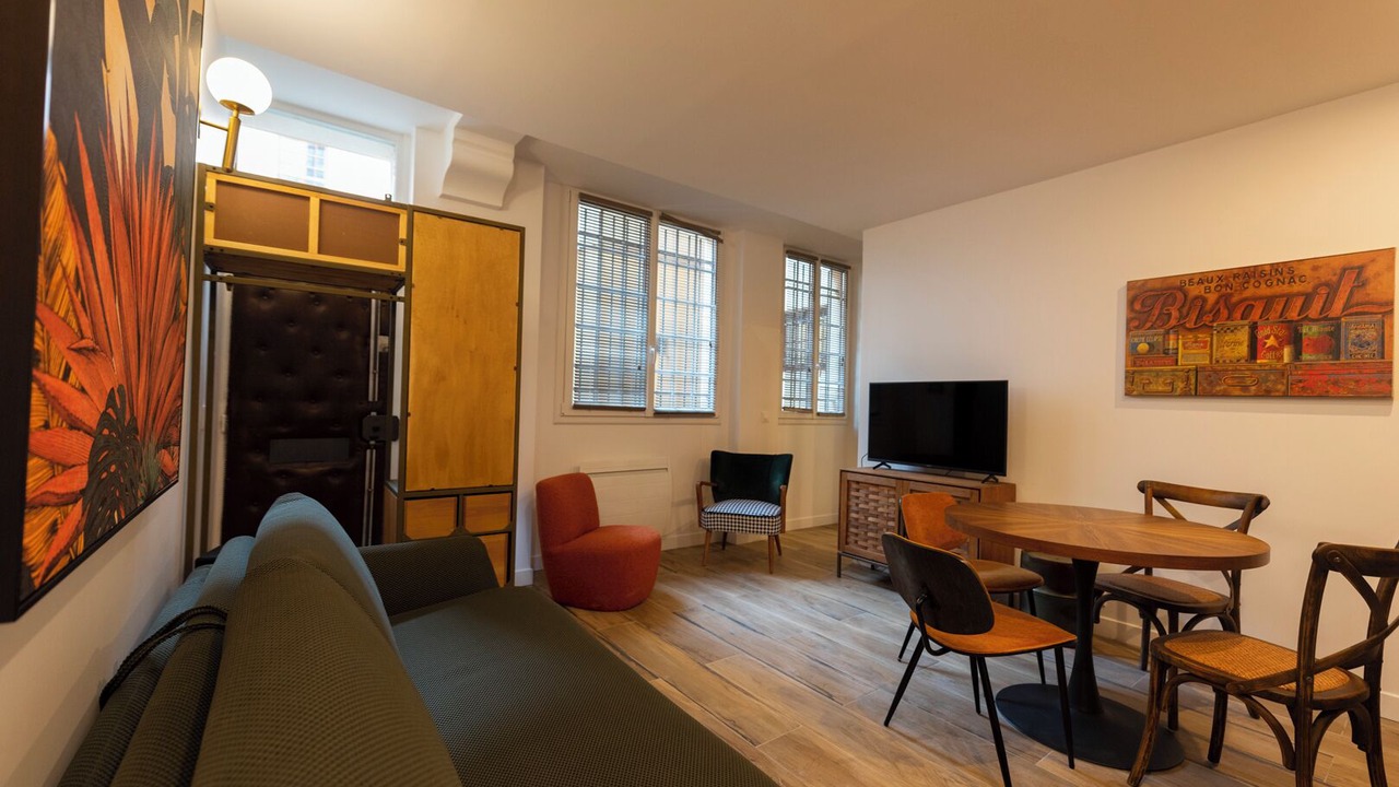 Photo of Livingroom in 7th Arrondissement