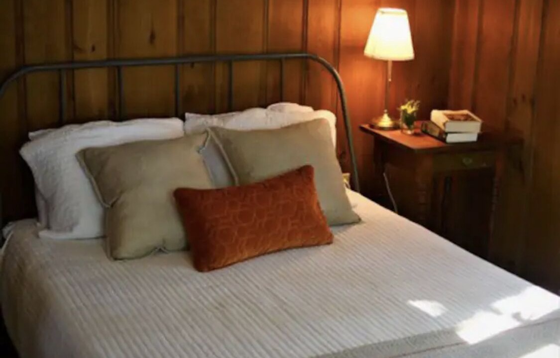 Photo of Bedroom in Leeds and the Thousand Islands