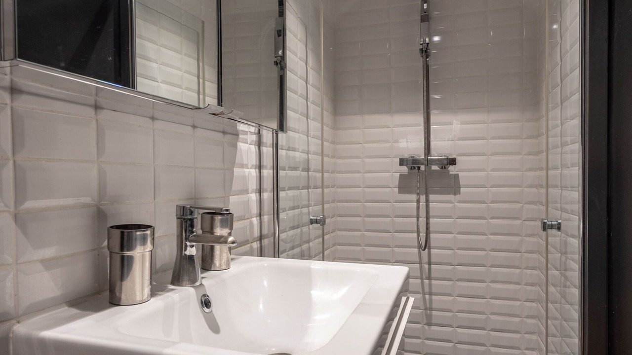 Photo of Bathroom in 7th Arrondissement