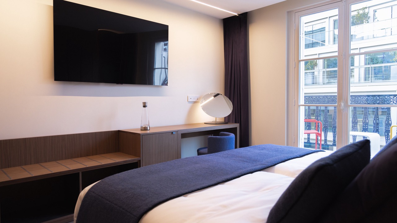 Photo of Bedroom in 8th Arrondissement