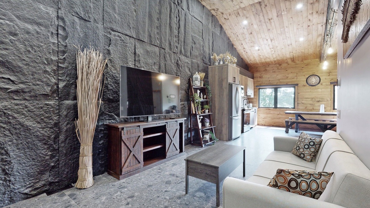 Photo of Livingroom in Penetanguishene