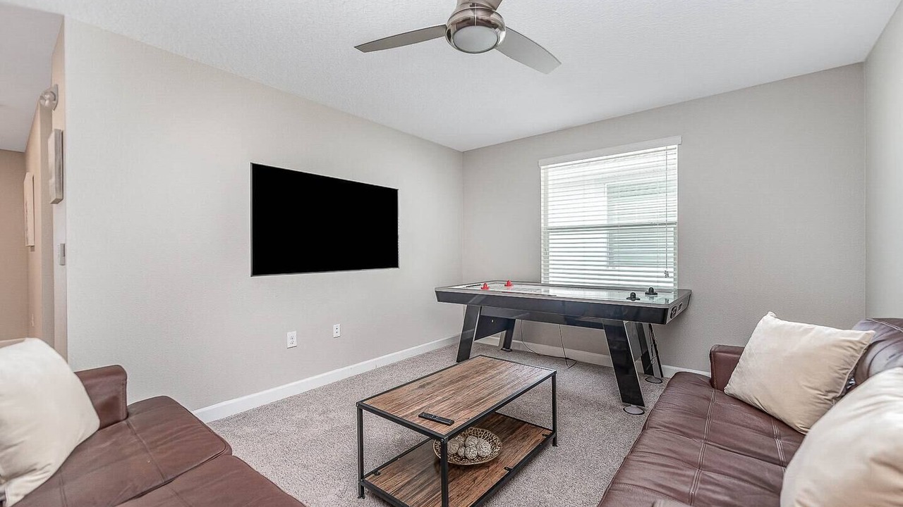 Photo of Livingroom in Davenport
