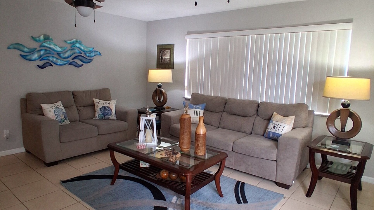 Photo of Livingroom in River Park