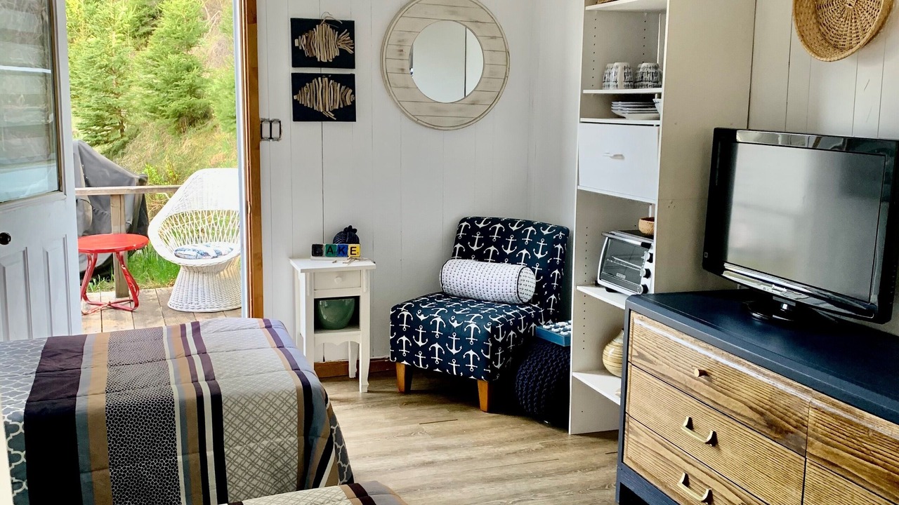 Photo of Livingroom in Manitoulin District