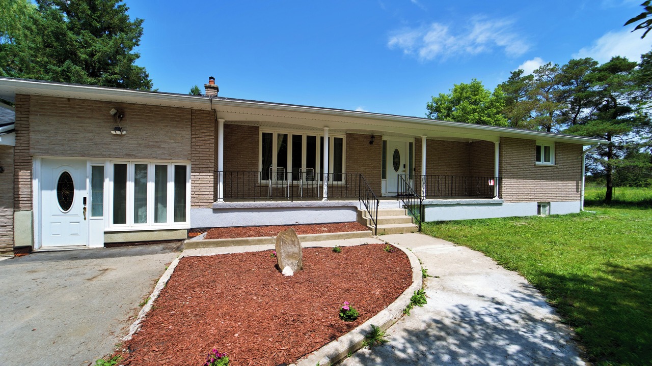 Photo of Outdoor in Amaranth