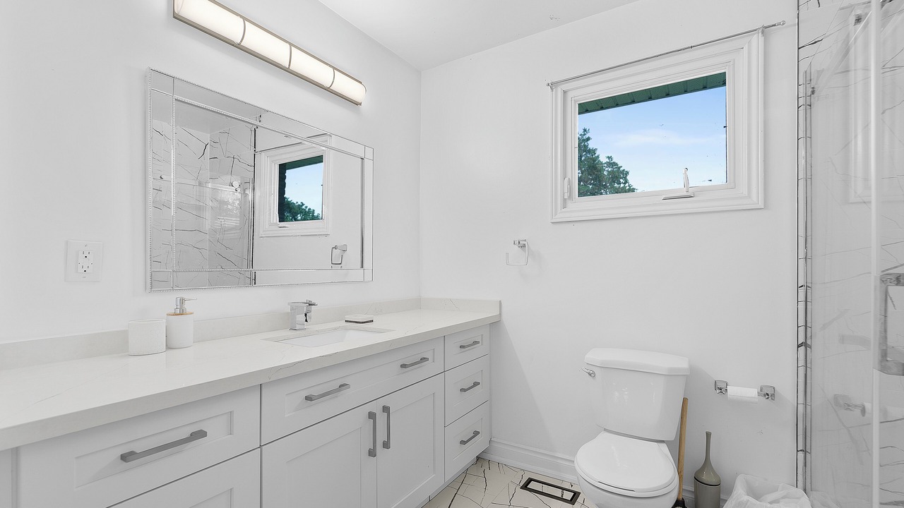 Photo of Bathroom in Amaranth