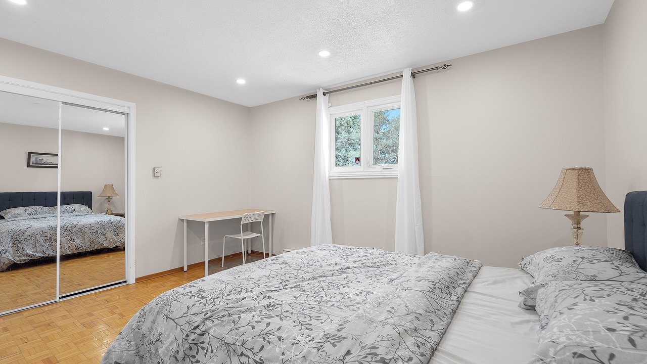 Photo of Bedroom in Amaranth