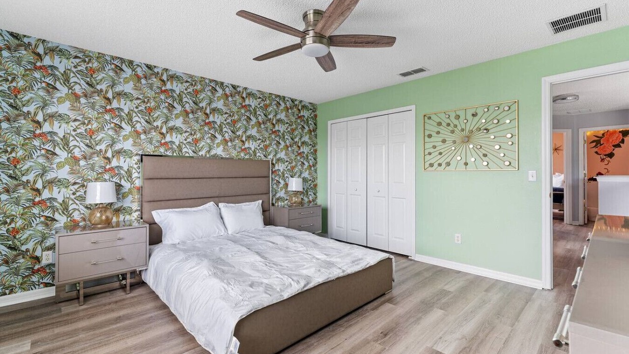 Photo of Bedroom in Seasons