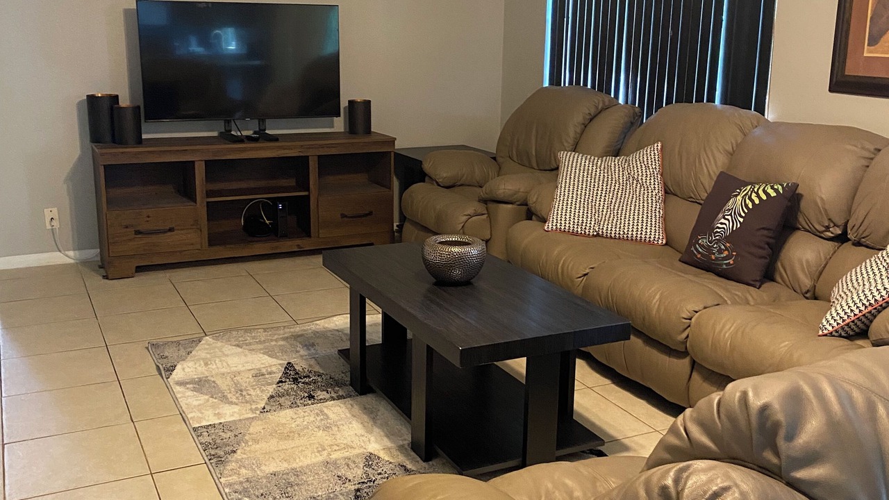 Photo of Livingroom in Seffner Community Alliance
