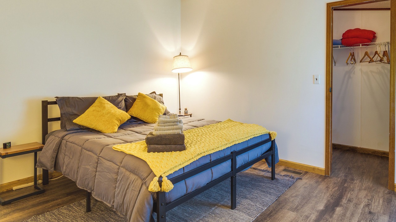 Photo of Bedroom in Town of Reading