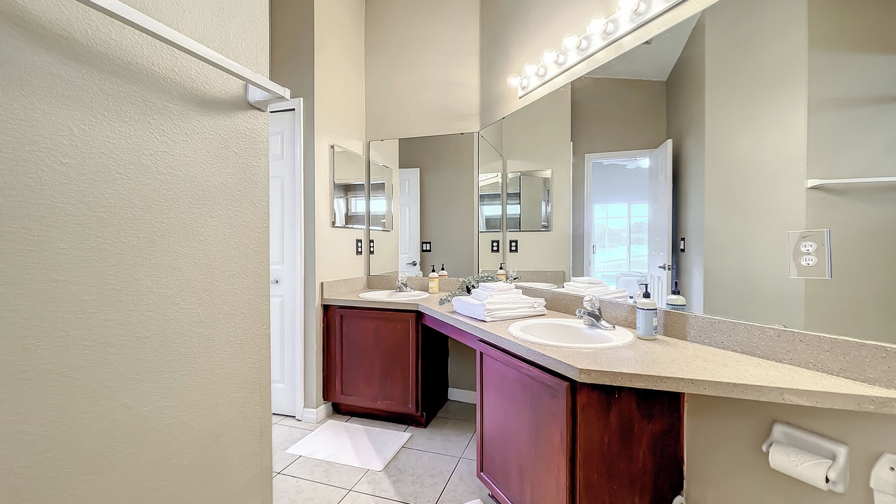 Photo of Bathroom in Meadow Woods