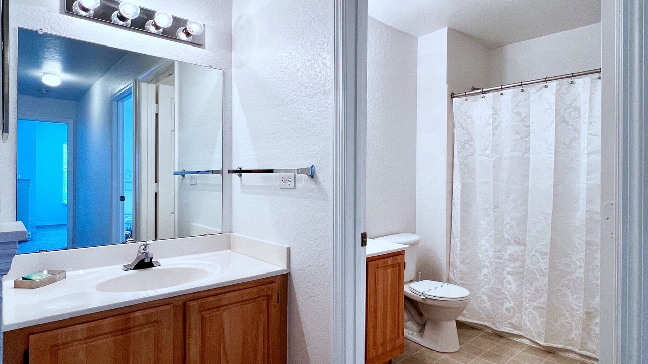 Photo of Bathroom in Venetian Bay Villages