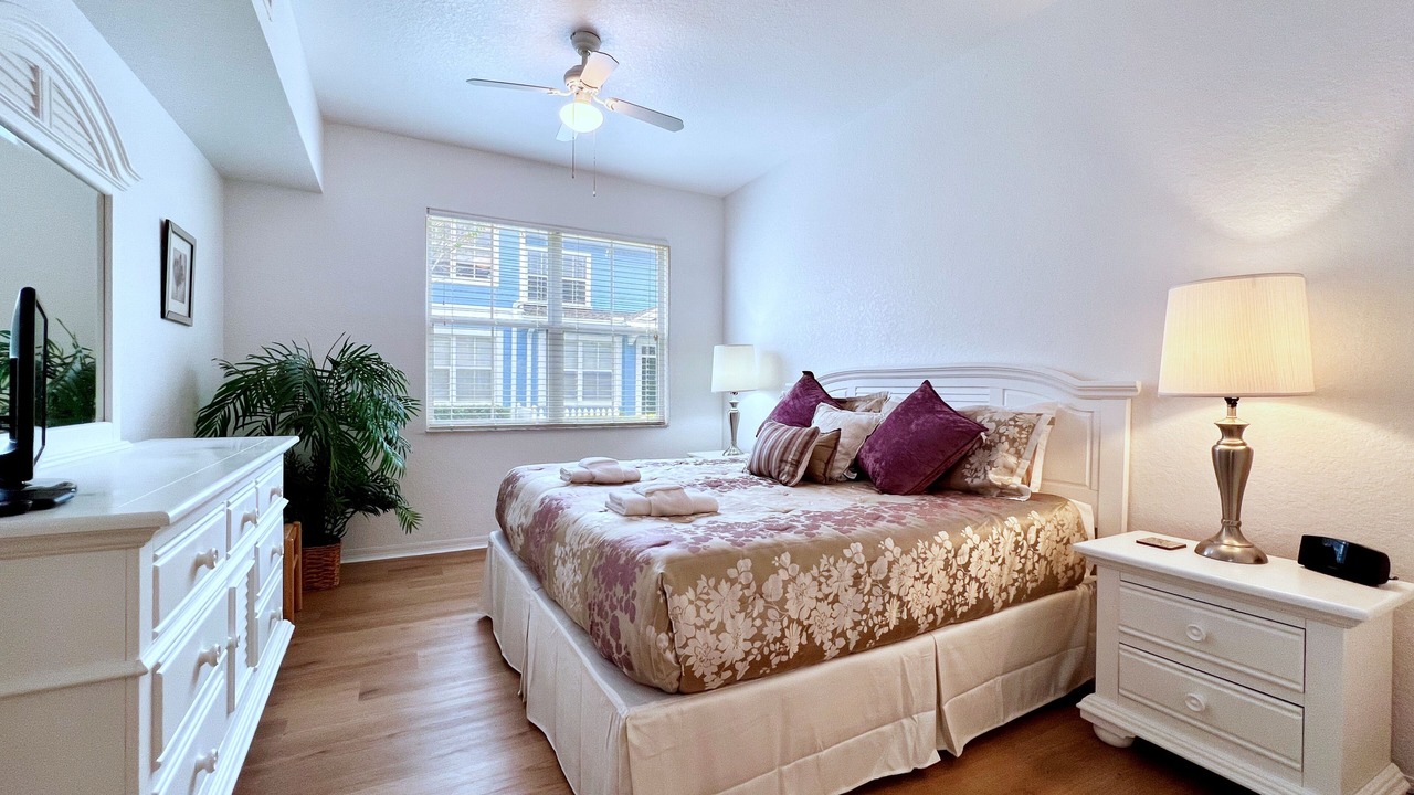 Photo of Bedroom in Venetian Bay Villages