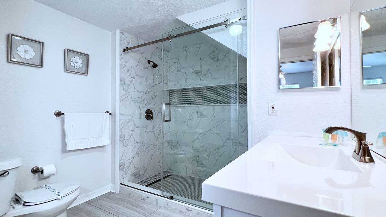 Photo of Bathroom in Venetian Bay Villages
