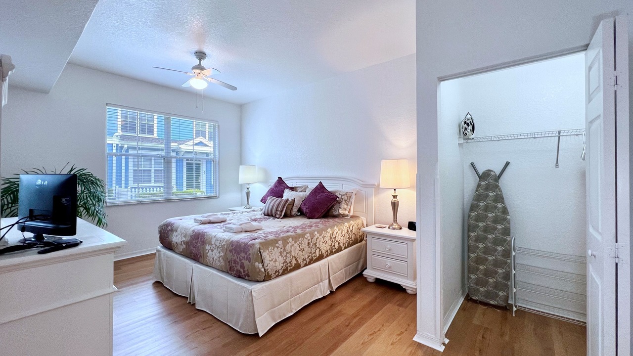 Photo of Bedroom in Venetian Bay Villages