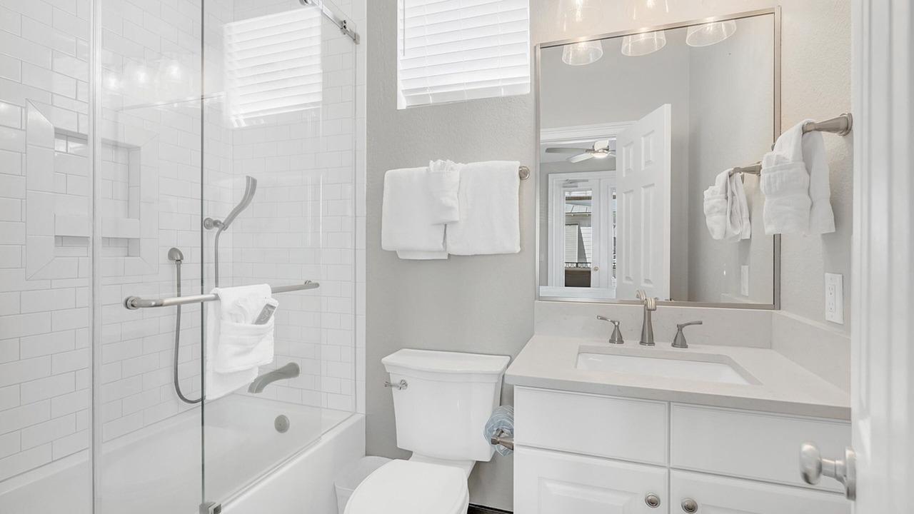 Photo of Bathroom in Crystal Shores