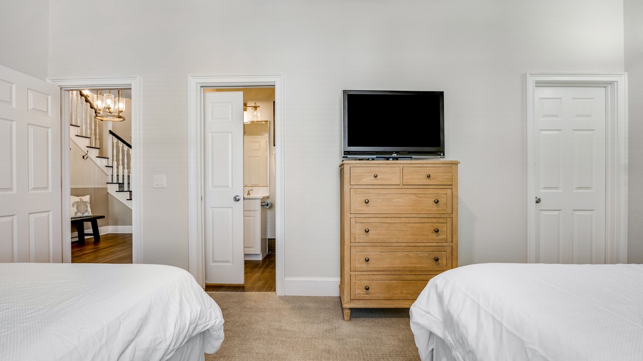 Photo of Bedroom in Crystal Shores