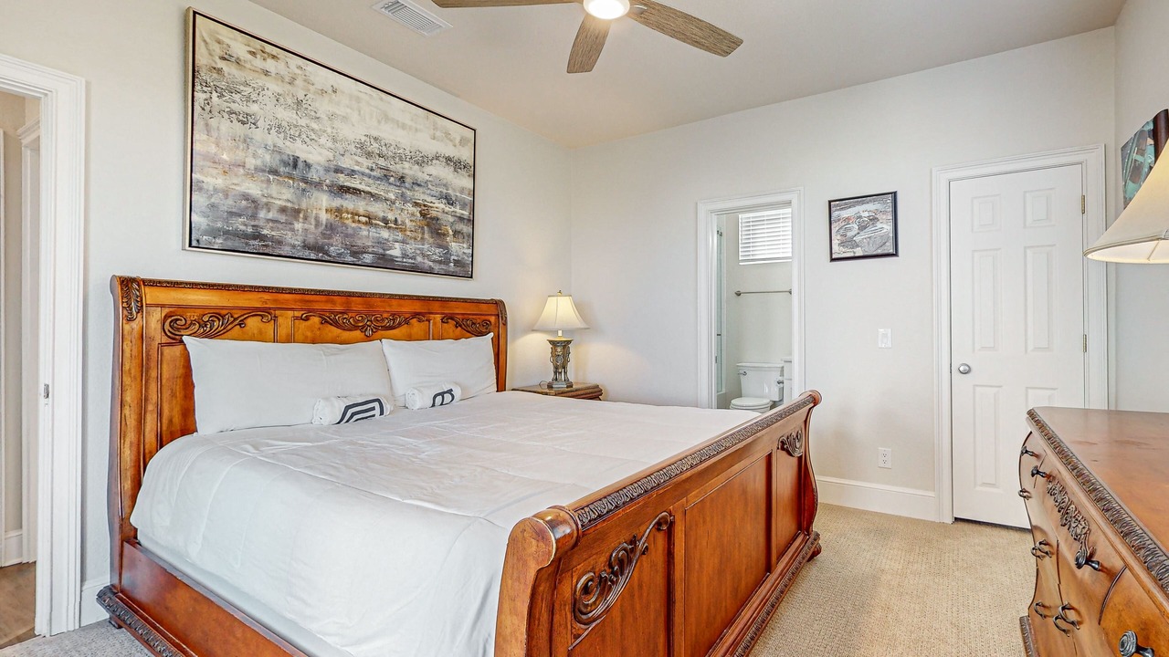 Photo of Bedroom in Crystal Shores