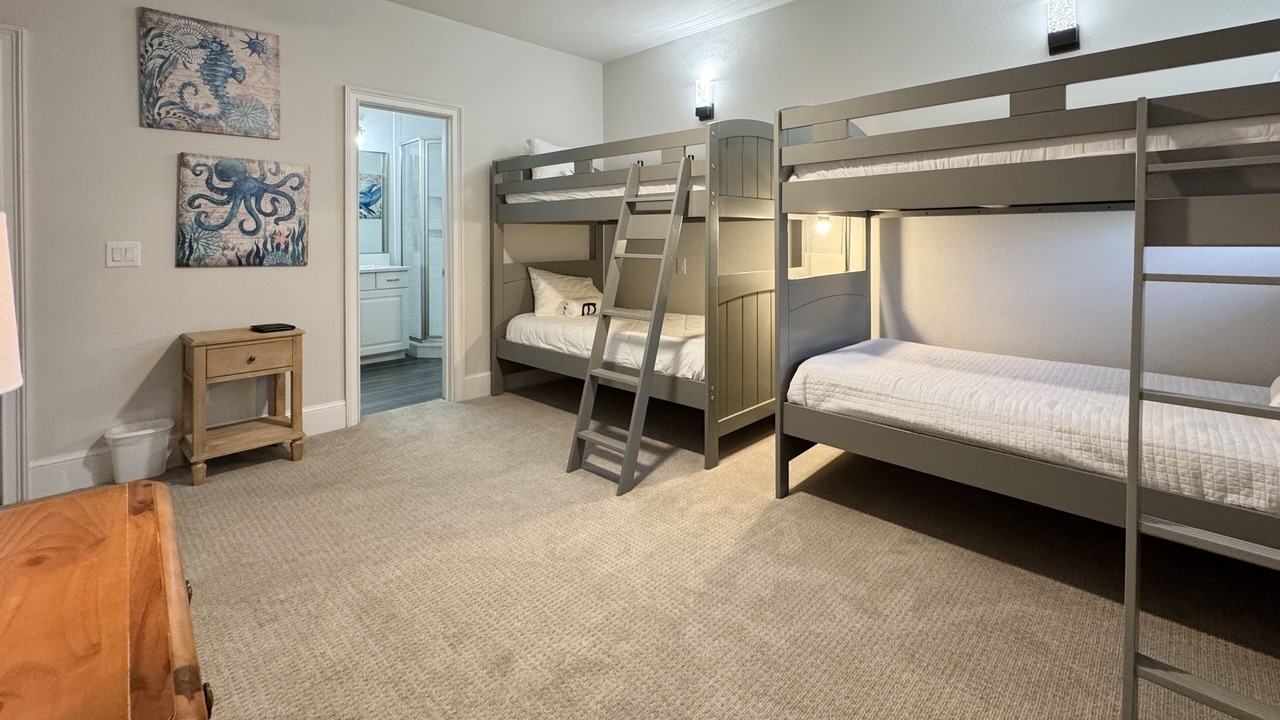 Photo of Bedroom in Crystal Shores