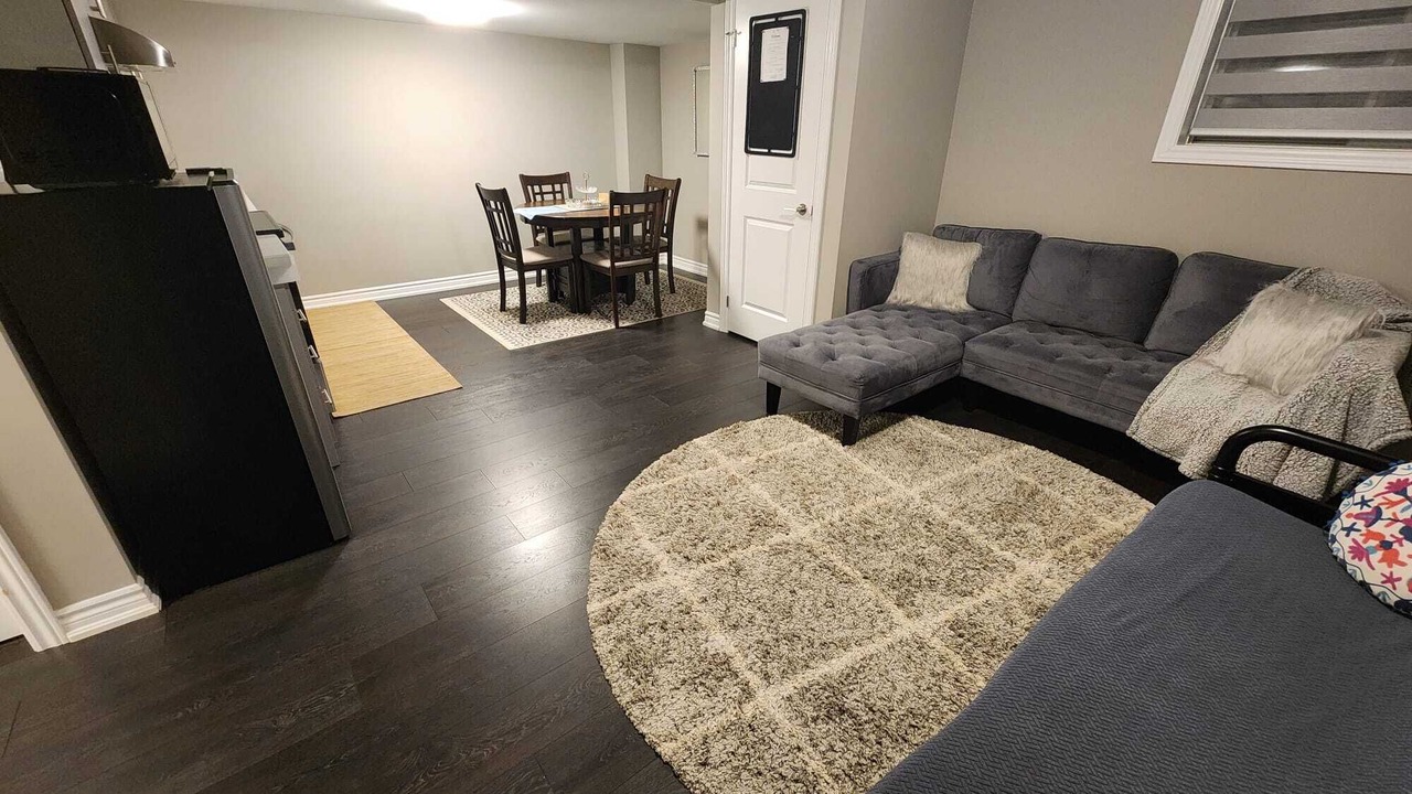 Photo of Livingroom in Halton Regional Municipality