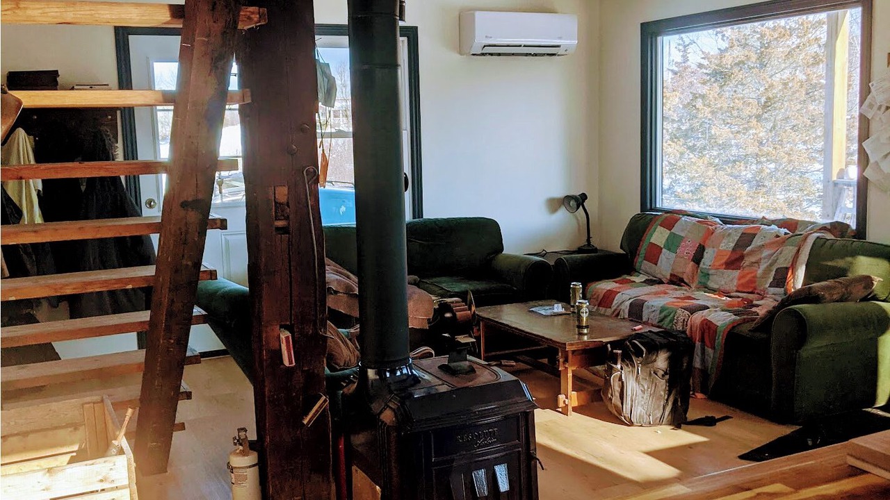 Photo of Livingroom in Centre Hastings