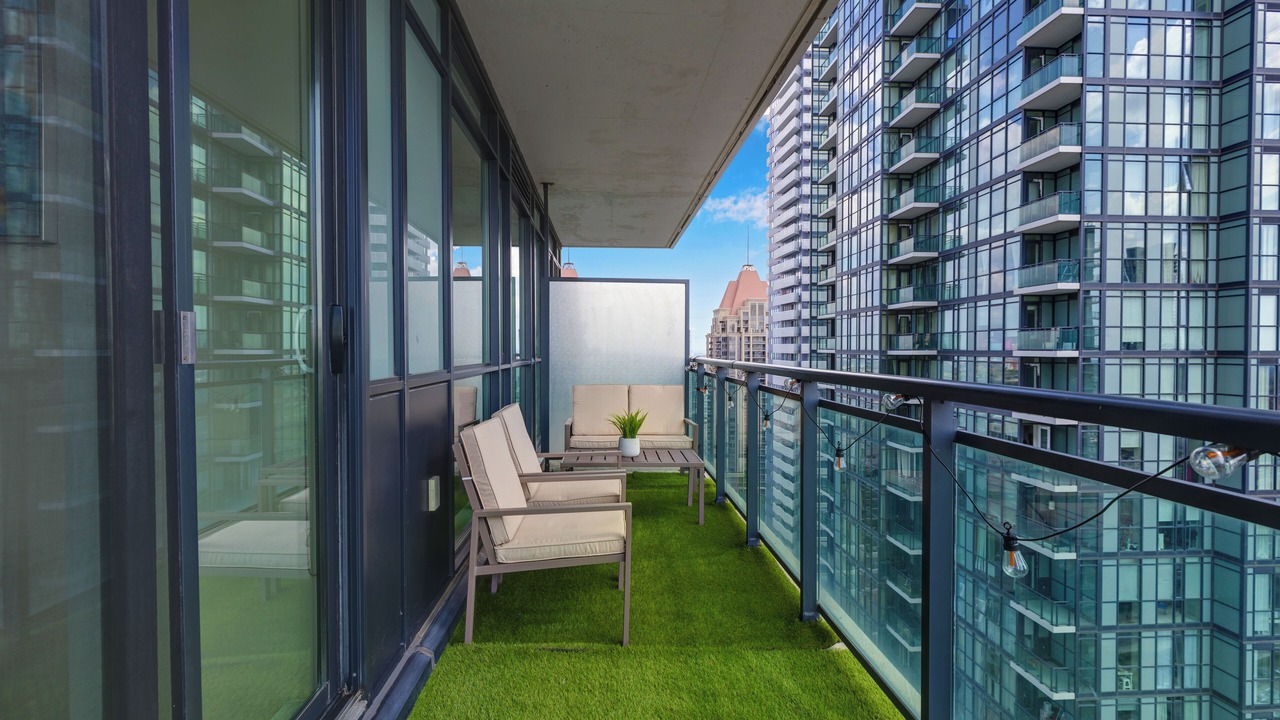 Photo of Patio Balcony in Downtown Mississauga