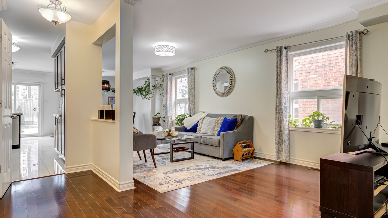 Photo of Livingroom in Brampton