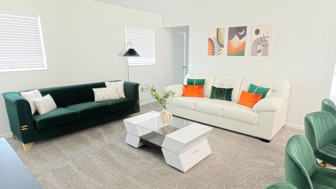 Photo of Livingroom in Hillcrest Estates