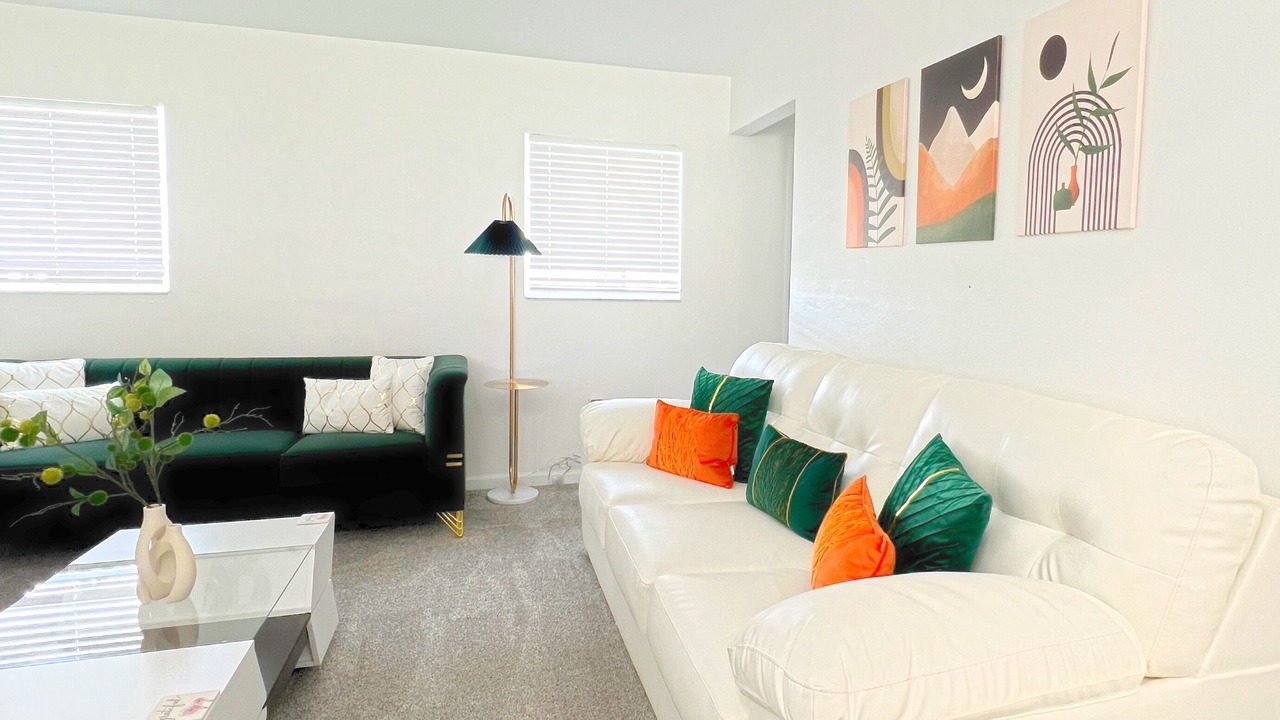 Photo of Livingroom in Hillcrest Estates