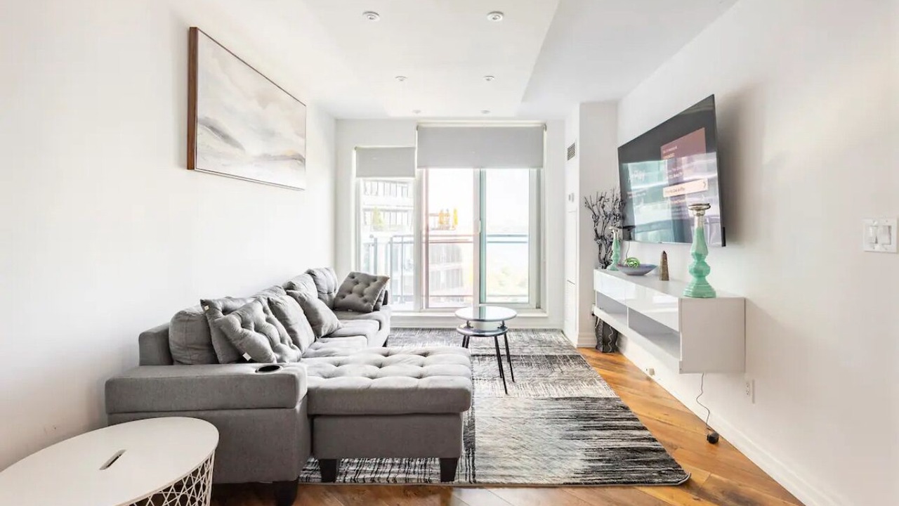 Photo of Livingroom in Humber Bay