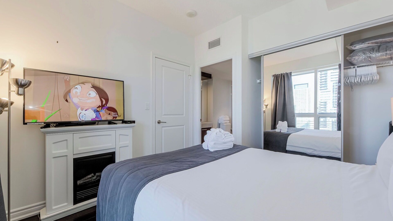 Photo of Bedroom in Bay Street Corridor