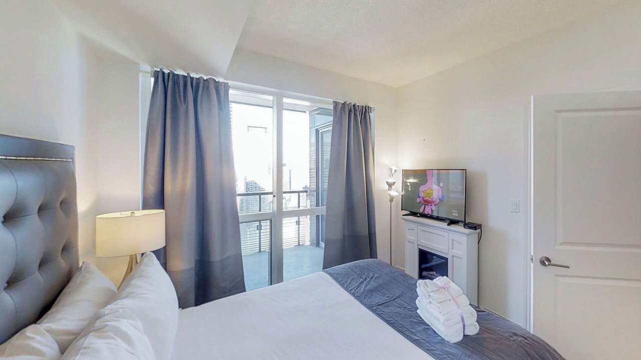 Photo of Bedroom in Bay Street Corridor