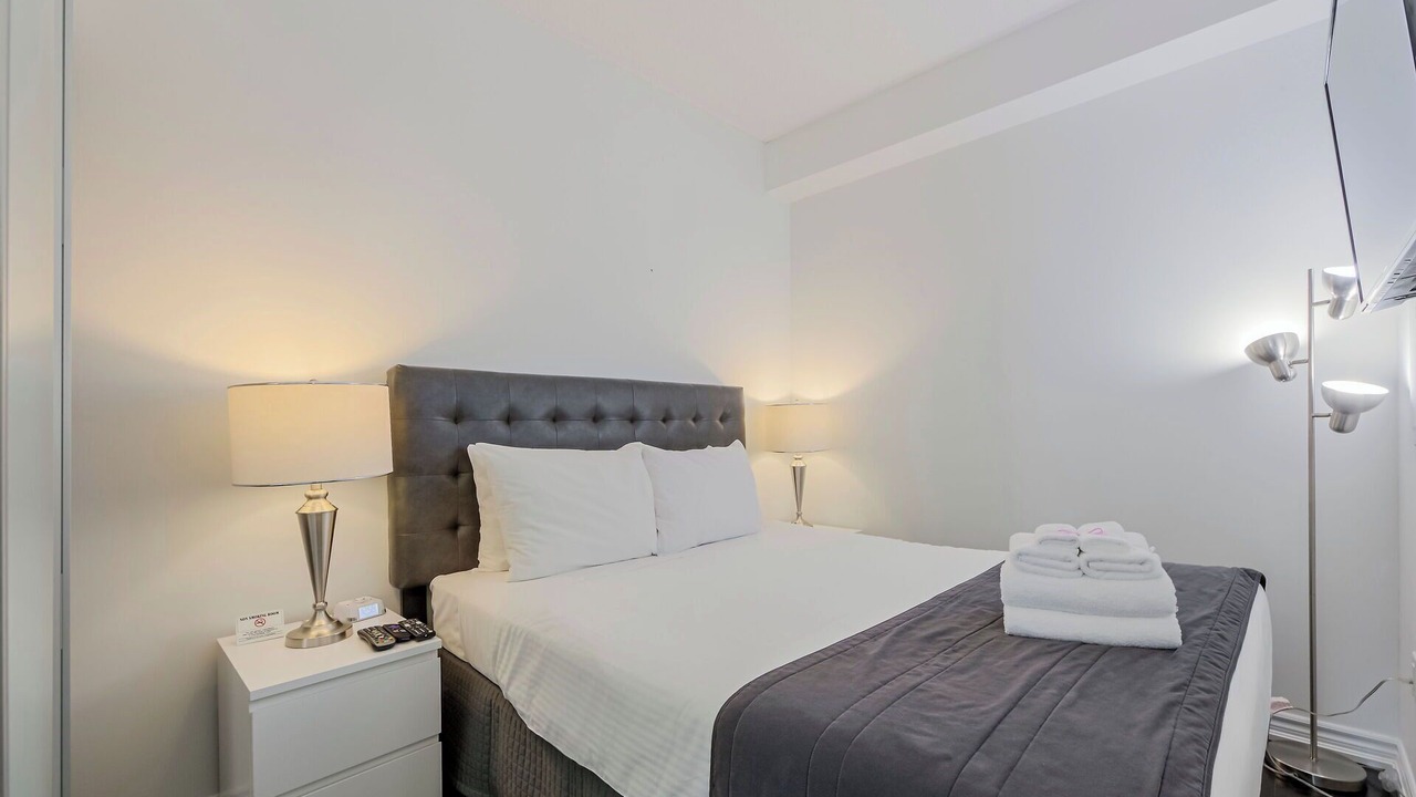 Photo of Bedroom in Bay Street Corridor